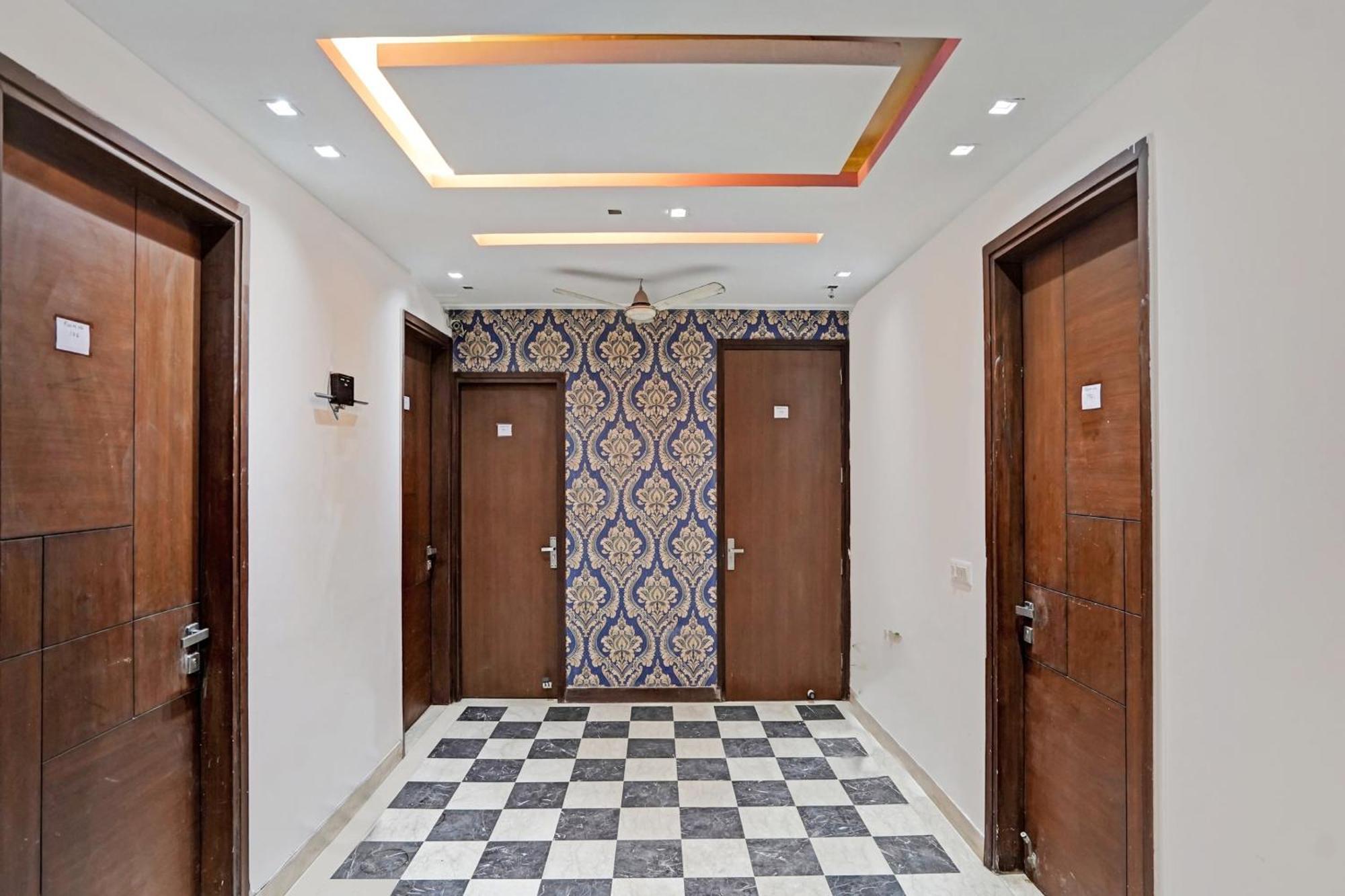 Hotel O South Galaxy Neu-Delhi Exterior foto